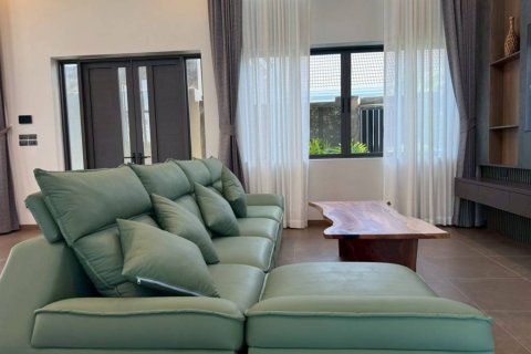 Chalet de 3 dormitorios en Pattaya, Tailandia № 172645 - foto 3