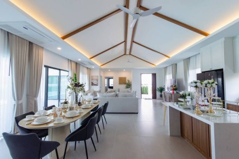 Chalet de 3 dormitorios en Hua Hin, Tailandia № 172640 - foto 7