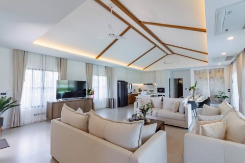 Chalet de 3 dormitorios en Hua Hin, Tailandia № 172640 - foto 3