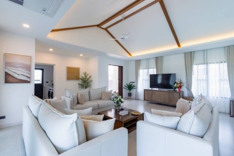 Chalet de 3 dormitorios en Hua Hin, Tailandia № 172640 - foto 4