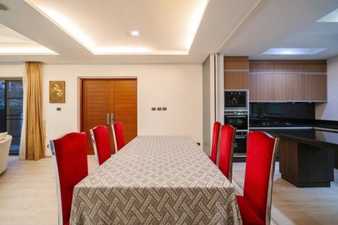 Chalet de 4 dormitorios en Phuket, Tailandia № 172642 - foto 4