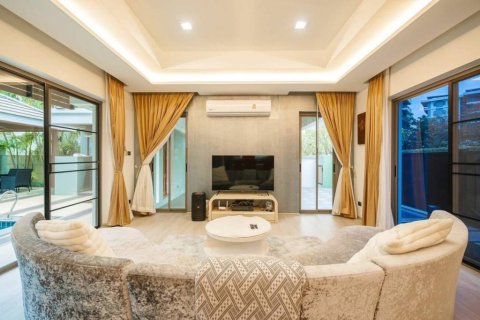 Chalet de 4 dormitorios en Phuket, Tailandia № 172642 - foto 3