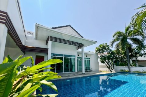 Chalet de 3 dormitorios en Hua Hin, Tailandia № 172641 - foto 3