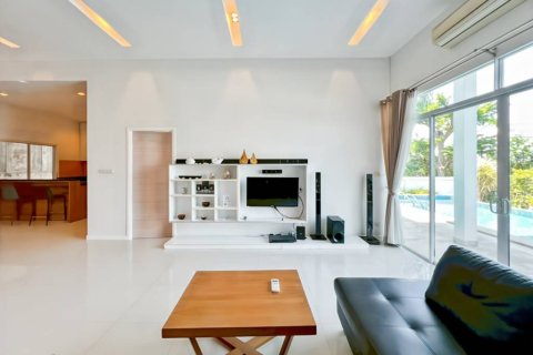 Chalet de 3 dormitorios en Hua Hin, Tailandia № 172641 - foto 10