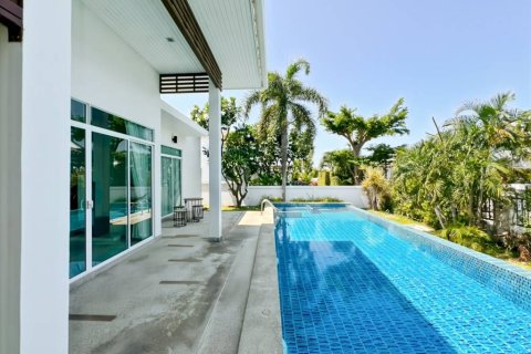 Chalet de 3 dormitorios en Hua Hin, Tailandia № 172641 - foto 4