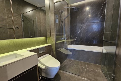 Condo in Watthana, Bangkok, Thailand, 1 bedroom  № 201154 - photo 15