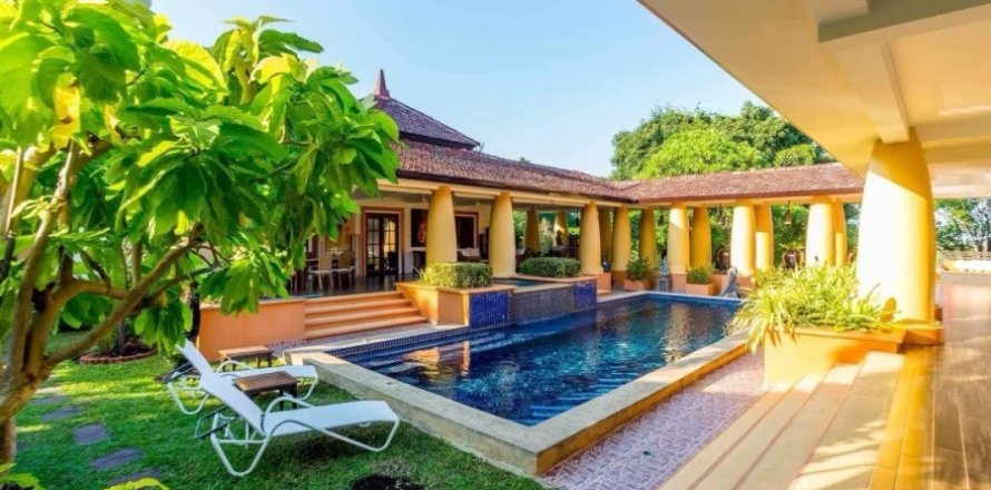 Maison à Hua Hin, Thaïlande 5 chambres № 191325