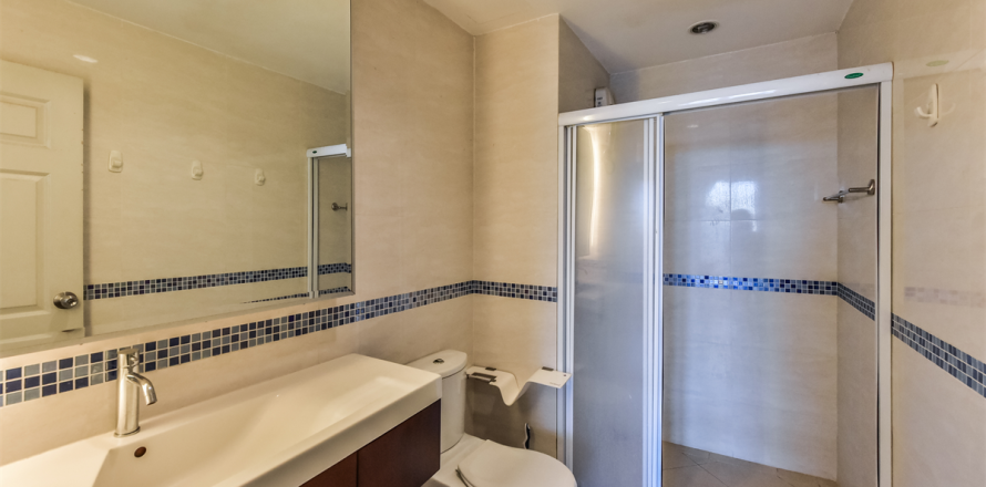 Condominio de 2 dormitorios en Bangkok, Tailandia № 186069