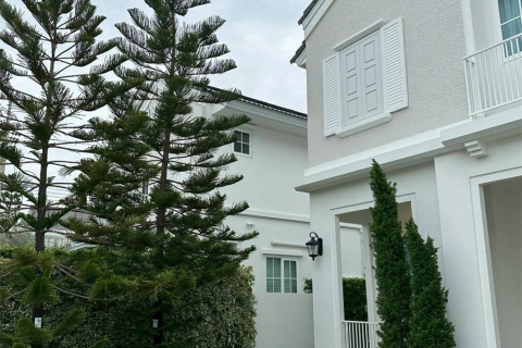 Casa de 3 dormitorios en Bangkok, Tailandia № 189172 - foto 10