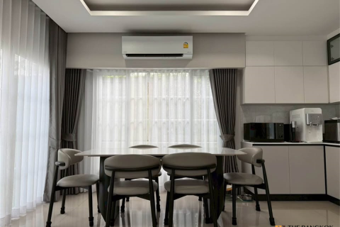 Haus in Bangkok, Thailand 4 Schlafzimmer № 189173 - Foto 10