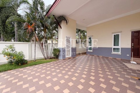 Casa de 3 dormitorios en Pattaya, Tailandia № 202386 - foto 18