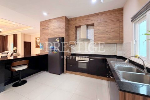 Casa de 3 dormitorios en Pattaya, Tailandia № 202386 - foto 7