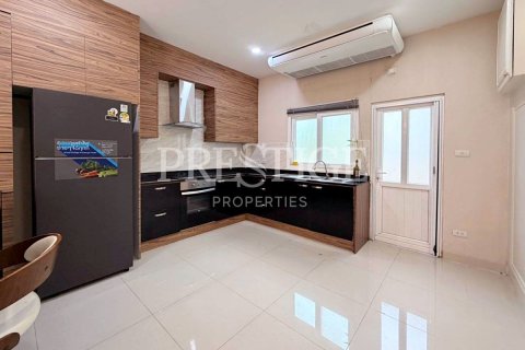 Casa de 3 dormitorios en Pattaya, Tailandia № 202386 - foto 6