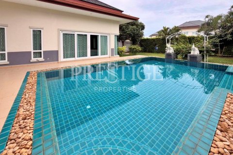 Casa de 3 dormitorios en Pattaya, Tailandia № 202386 - foto 2