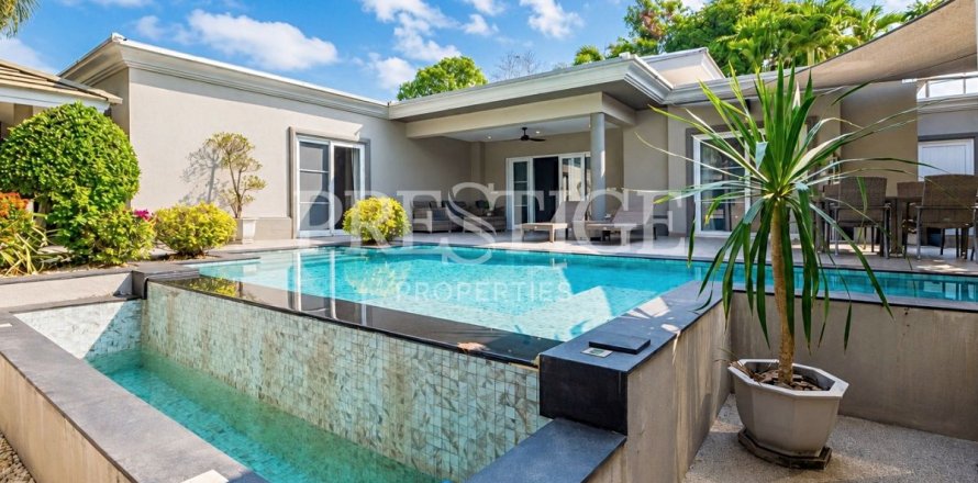 Casa de 3 dormitorios en Pattaya, Tailandia № 202387