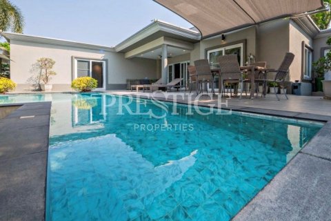 Casa de 3 dormitorios en Pattaya, Tailandia № 202387 - foto 16
