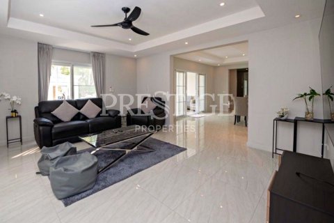 Casa de 3 dormitorios en Pattaya, Tailandia № 202387 - foto 2
