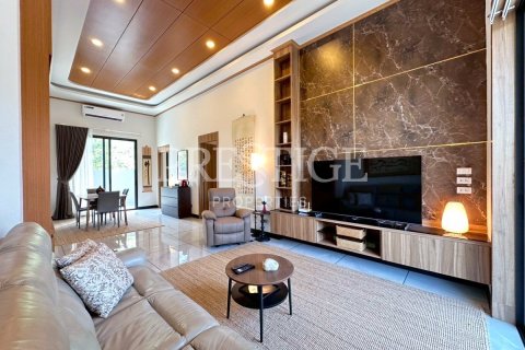 Casa de 3 dormitorios en Pattaya, Tailandia № 202388 - foto 4