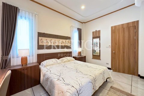 Casa de 3 dormitorios en Pattaya, Tailandia № 202388 - foto 15