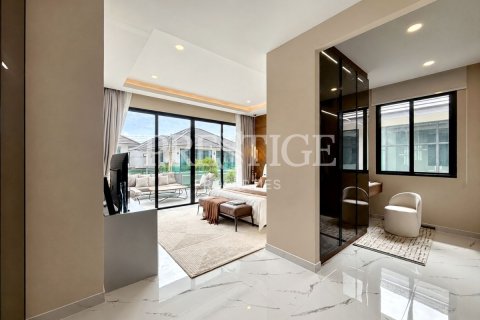 Casa de 5 dormitorios en Pattaya, Tailandia № 202389 - foto 14