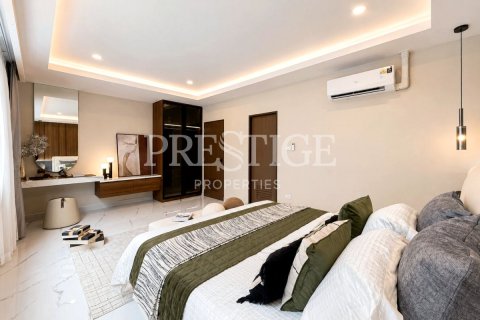 Casa de 5 dormitorios en Pattaya, Tailandia № 202389 - foto 18