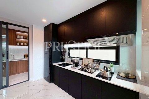 Casa de 5 dormitorios en Pattaya, Tailandia № 202389 - foto 8