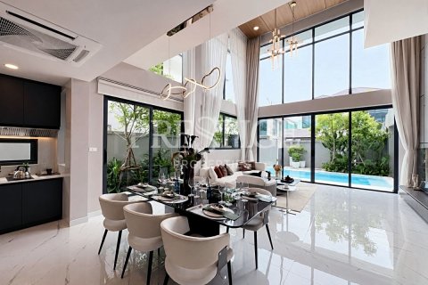 Casa de 5 dormitorios en Pattaya, Tailandia № 202389 - foto 5