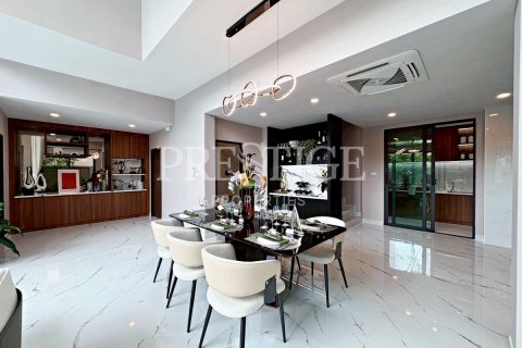 Casa de 5 dormitorios en Pattaya, Tailandia № 202389 - foto 7