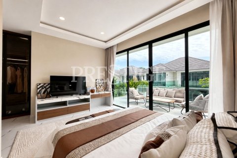 Casa de 5 dormitorios en Pattaya, Tailandia № 202389 - foto 13
