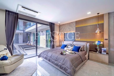 Casa de 6 dormitorios en Pattaya, Tailandia № 202390 - foto 10