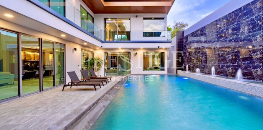 Casa de 6 dormitorios en Pattaya, Tailandia № 202390