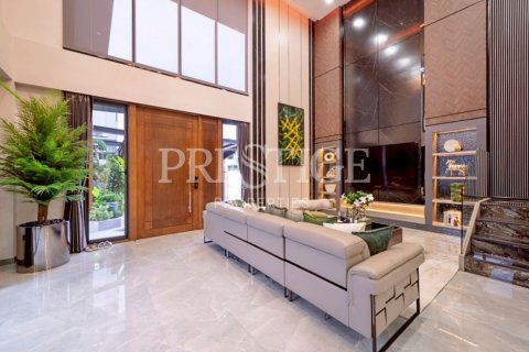 Casa de 6 dormitorios en Pattaya, Tailandia № 202390 - foto 4