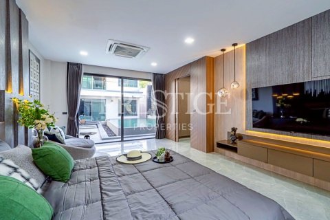 Casa de 6 dormitorios en Pattaya, Tailandia № 202390 - foto 14
