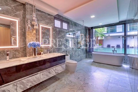 Casa de 6 dormitorios en Pattaya, Tailandia № 202390 - foto 12