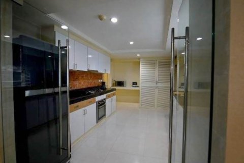 Condominio de 3 dormitorios en Bangkok, Tailandia № 65633 - foto 12