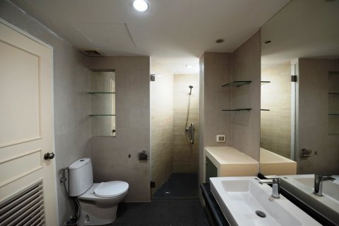 Condominio de 3 dormitorios en Bangkok, Tailandia № 65633 - foto 17