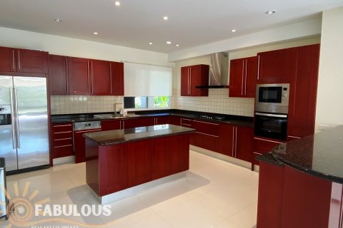 Villa in Ko Kaeo, Thailand 5 Schlafzimmer № 179346 - Foto 12