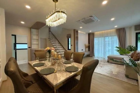 Casa de 4 dormitorios en Phuket, Tailandia № 160142 - foto 9