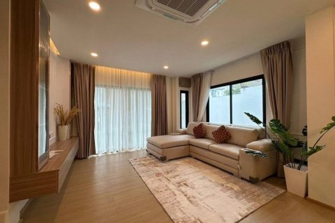 Casa de 4 dormitorios en Phuket, Tailandia № 160142 - foto 4