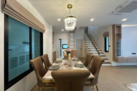 Casa de 4 dormitorios en Phuket, Tailandia № 160142 - foto 6
