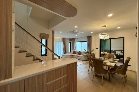 Casa de 4 dormitorios en Phuket, Tailandia № 160142 - foto 7
