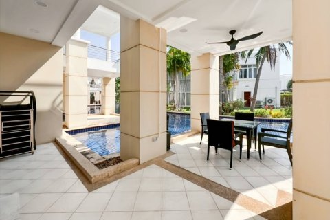 Condominio de 2 dormitorios en Cha-am, Tailandia № 160148 - foto 8