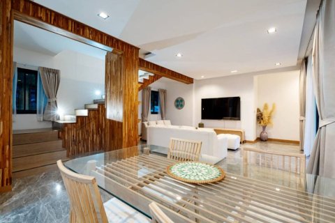 Chalet de 4 dormitorios en Surat Thani, Tailandia № 172985 - foto 10