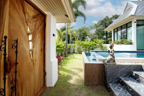 Chalet de 4 dormitorios en Surat Thani, Tailandia № 172985 - foto 4