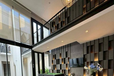Chalet de 4 dormitorios en Pattaya, Tailandia № 172983 - foto 4