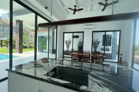 Chalet de 3 dormitorios en Prachuap Khiri Khan, Tailandia № 172987 - foto 7