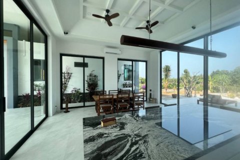 Chalet de 3 dormitorios en Prachuap Khiri Khan, Tailandia № 172987 - foto 8
