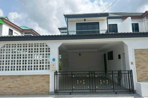 House in Sattahip, Thailand 4 bedrooms № 172984