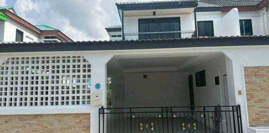 Casa de 4 dormitorios en Sattahip, Tailandia № 172984