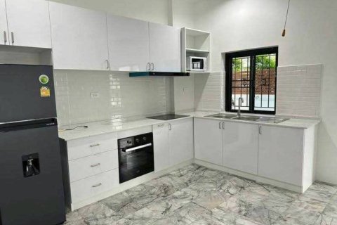 Casa de 4 dormitorios en Sattahip, Tailandia № 172984 - foto 5